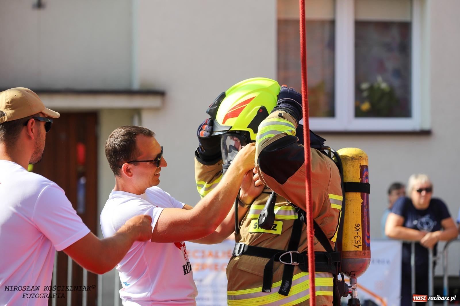 Zdjęcie w galerii na portalu naszraciborz.pl: Toughest Firefighter Racibórz 2024: Siła, wytrzymałość i duch strażackiej rywalizacji na placu Dominikańskim [FOTO i WIDEO] wiadomości z regionu