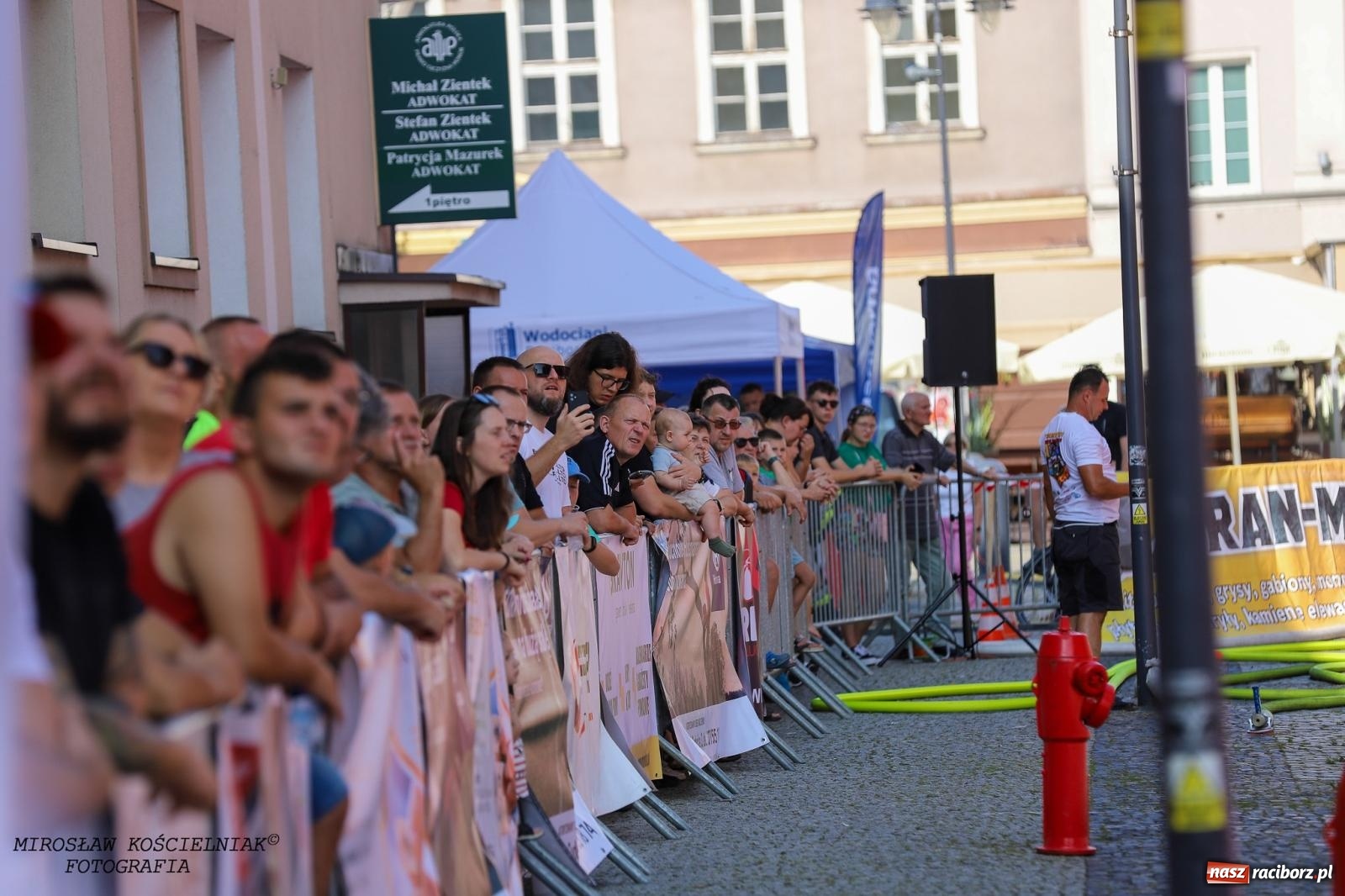 Zdjęcie w galerii na portalu naszraciborz.pl: Toughest Firefighter Racibórz 2024: Siła, wytrzymałość i duch strażackiej rywalizacji na placu Dominikańskim [FOTO i WIDEO] wiadomości z regionu