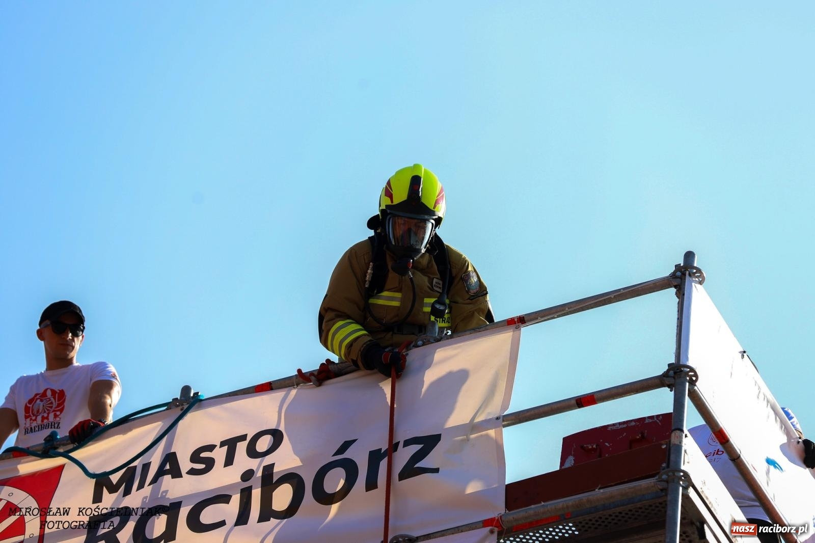 Zdjęcie w galerii na portalu naszraciborz.pl: Toughest Firefighter Racibórz 2024: Siła, wytrzymałość i duch strażackiej rywalizacji na placu Dominikańskim [FOTO i WIDEO] wiadomości z regionu