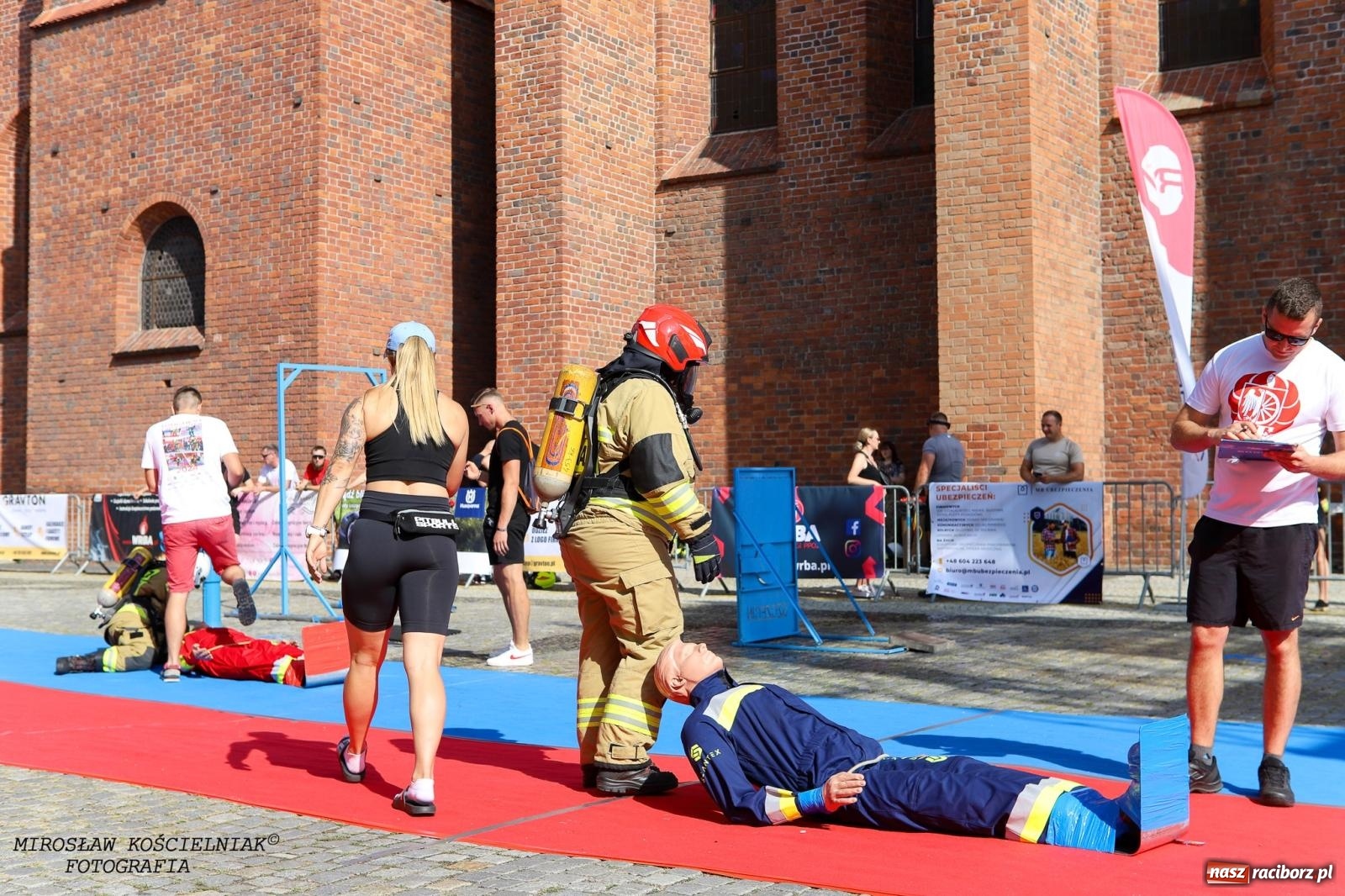 Zdjęcie w galerii na portalu naszraciborz.pl: Toughest Firefighter Racibórz 2024: Siła, wytrzymałość i duch strażackiej rywalizacji na placu Dominikańskim [FOTO i WIDEO] wiadomości z regionu