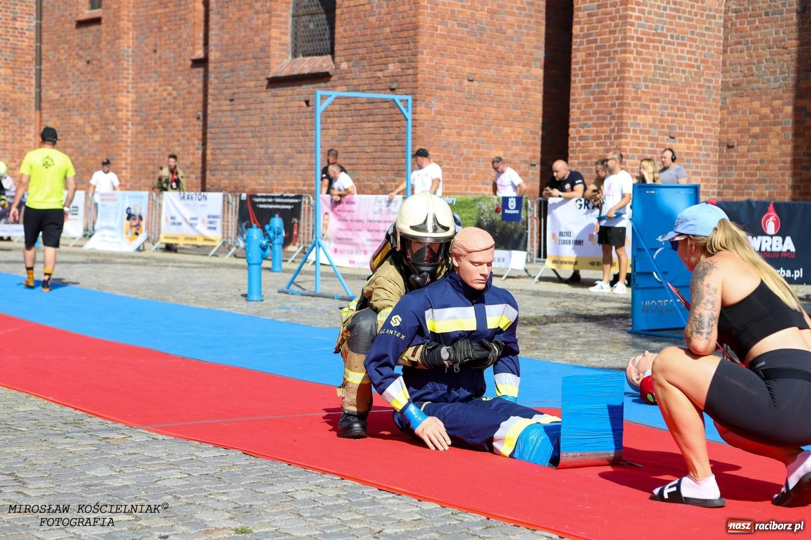 Zdjęcie w galerii na portalu naszraciborz.pl: Toughest Firefighter Racibórz 2024: Siła, wytrzymałość i duch strażackiej rywalizacji na placu Dominikańskim [FOTO i WIDEO] wiadomości z regionu