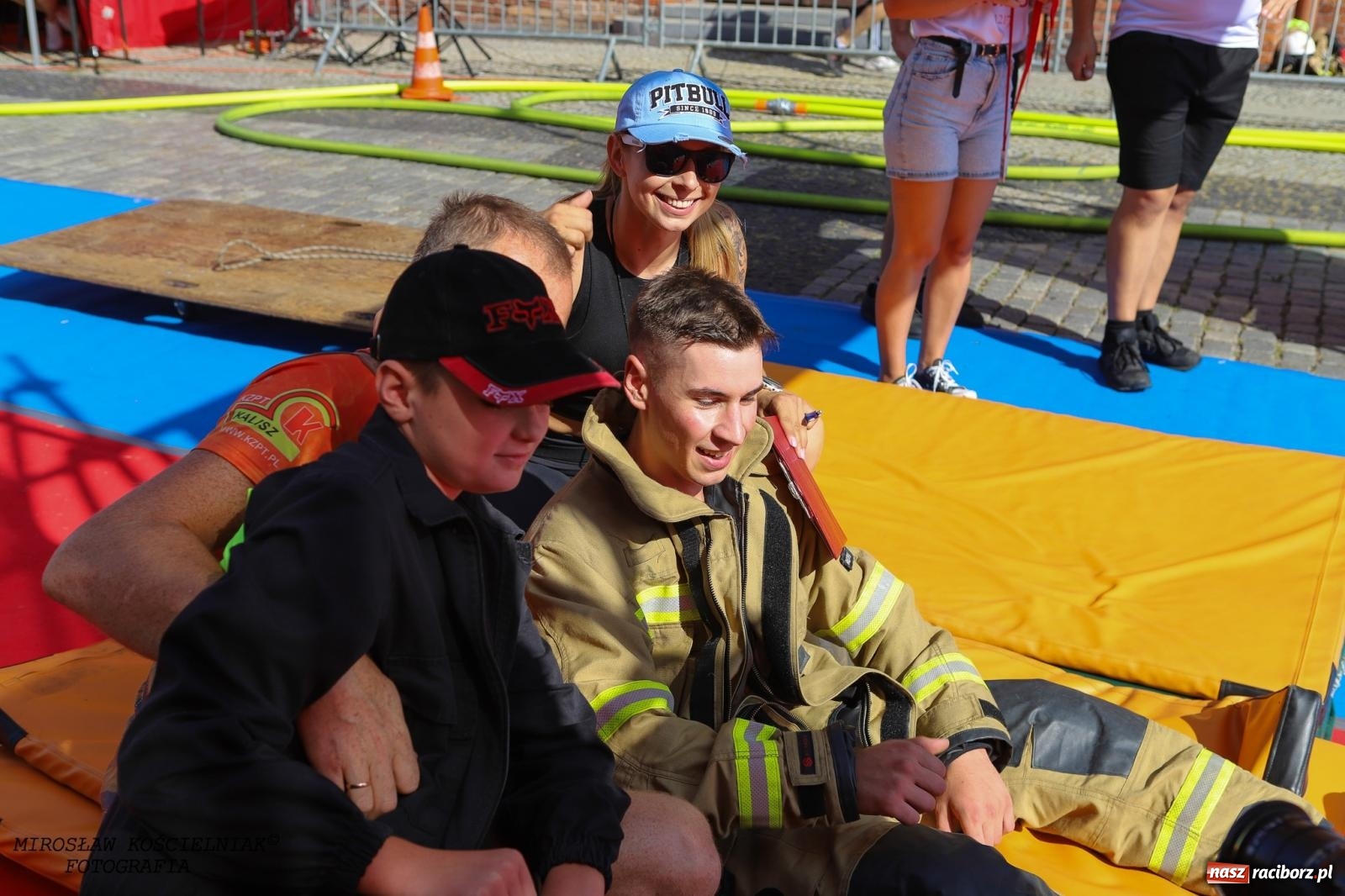 Zdjęcie w galerii na portalu naszraciborz.pl: Toughest Firefighter Racibórz 2024: Siła, wytrzymałość i duch strażackiej rywalizacji na placu Dominikańskim [FOTO i WIDEO] wiadomości z regionu