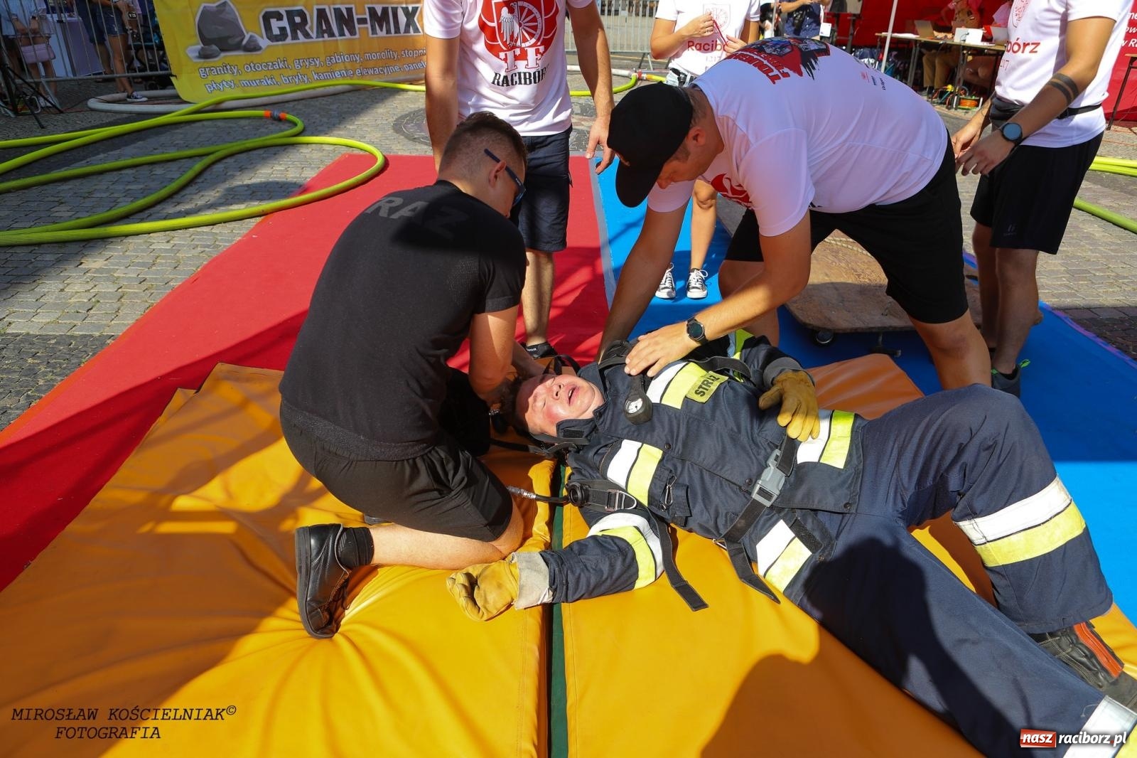 Zdjęcie w galerii na portalu naszraciborz.pl: Toughest Firefighter Racibórz 2024: Siła, wytrzymałość i duch strażackiej rywalizacji na placu Dominikańskim [FOTO i WIDEO] wiadomości z regionu