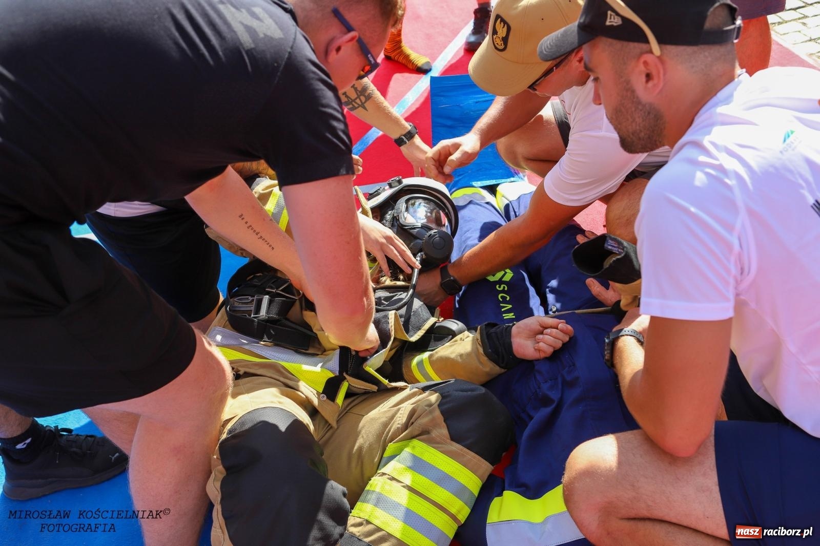 Zdjęcie w galerii na portalu naszraciborz.pl: Toughest Firefighter Racibórz 2024: Siła, wytrzymałość i duch strażackiej rywalizacji na placu Dominikańskim [FOTO i WIDEO] wiadomości z regionu