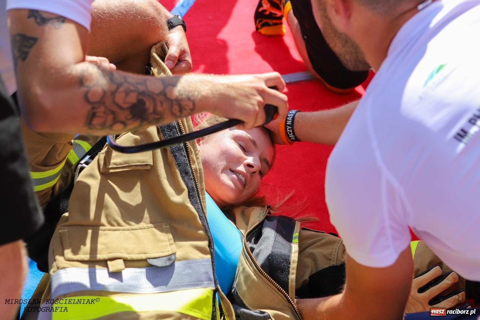 Zdjęcie w galerii na portalu naszraciborz.pl: Toughest Firefighter Racibórz 2024: Siła, wytrzymałość i duch strażackiej rywalizacji na placu Dominikańskim [FOTO i WIDEO] wiadomości z regionu