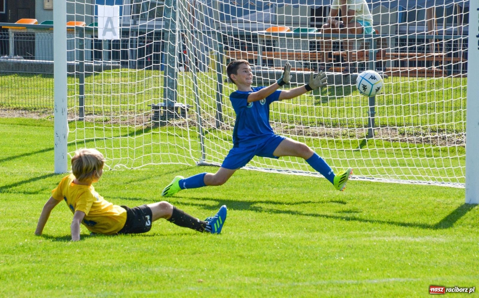 Zdjęcie w galerii na portalu naszraciborz.pl: XI Turniej im. Zbigniewa Oszka: święto futbolu i wspomnień na boisku LKS Studzienna wiadomości z regionu