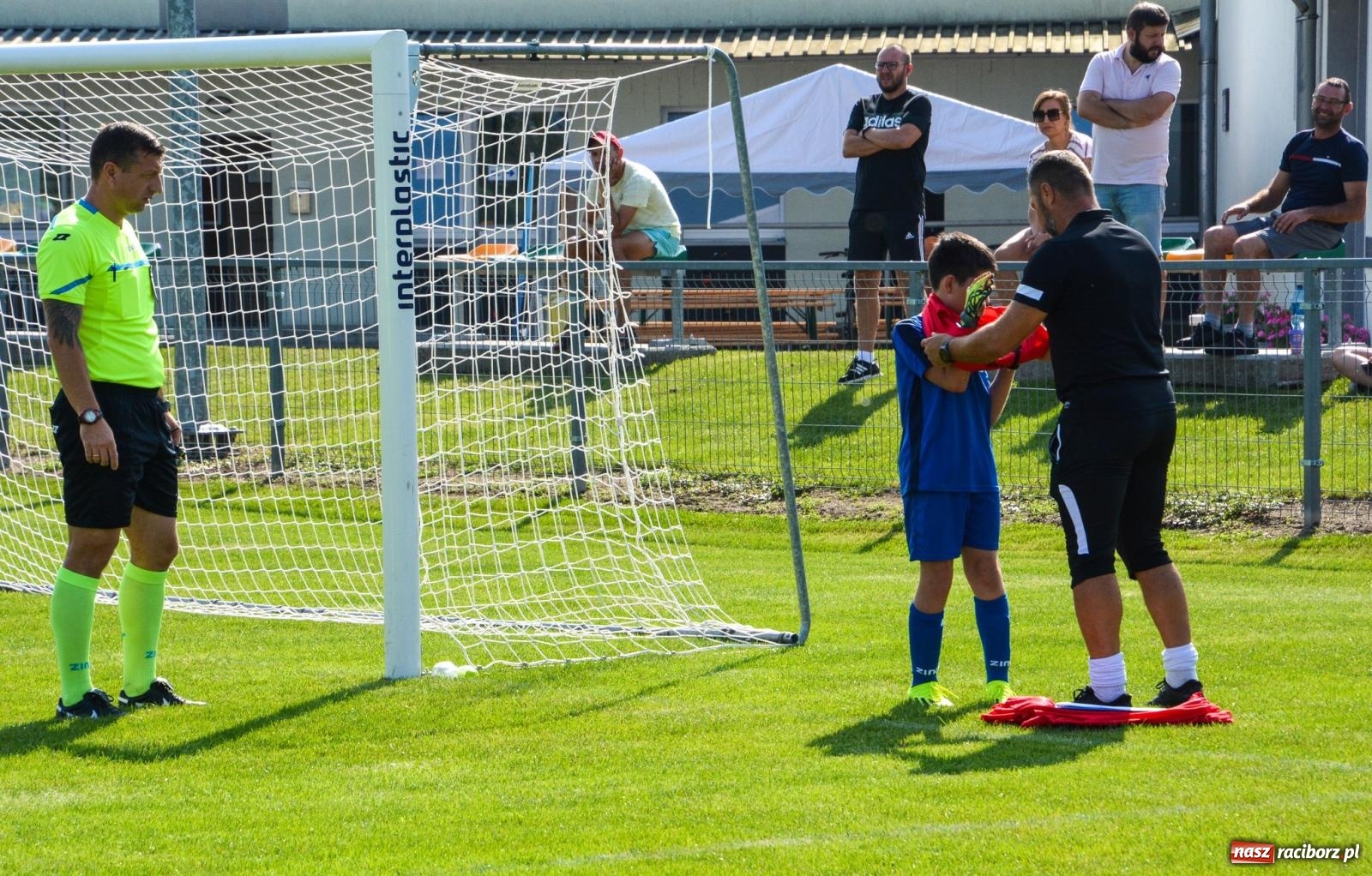 Zdjęcie w galerii na portalu naszraciborz.pl: XI Turniej im. Zbigniewa Oszka: święto futbolu i wspomnień na boisku LKS Studzienna wiadomości z regionu