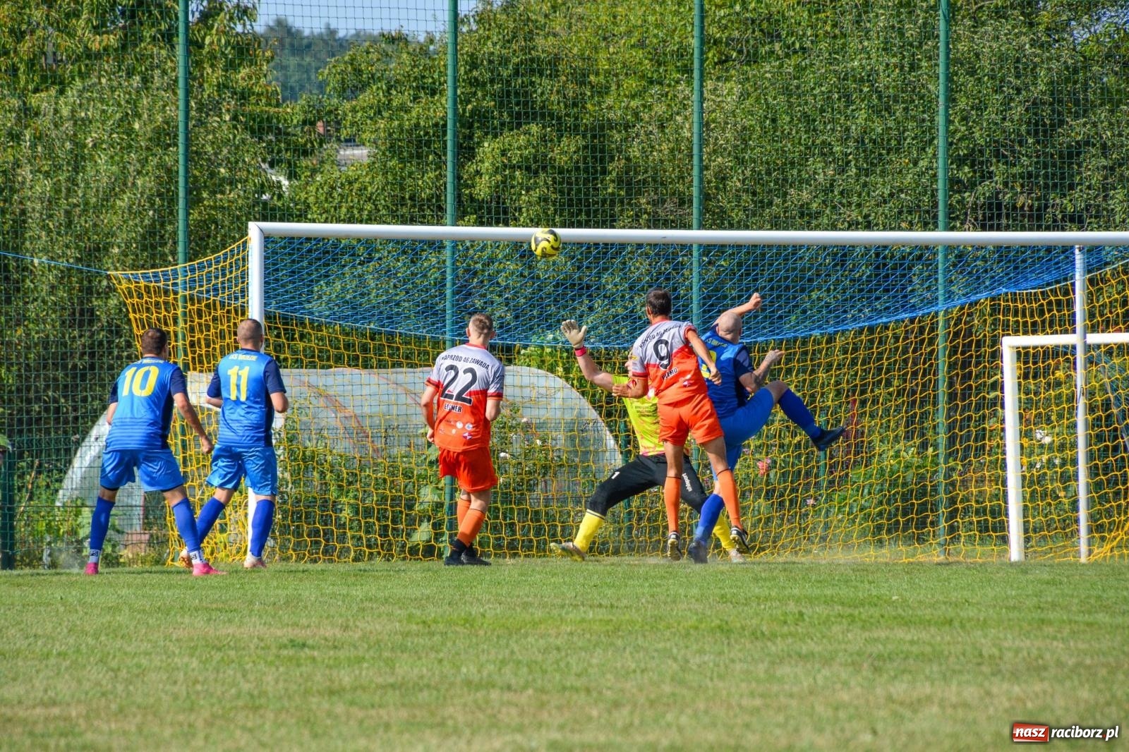 Zdjęcie w galerii na portalu naszraciborz.pl: B-klasowa egzekucja w Brzeziu [FOTO] wiadomości z regionu