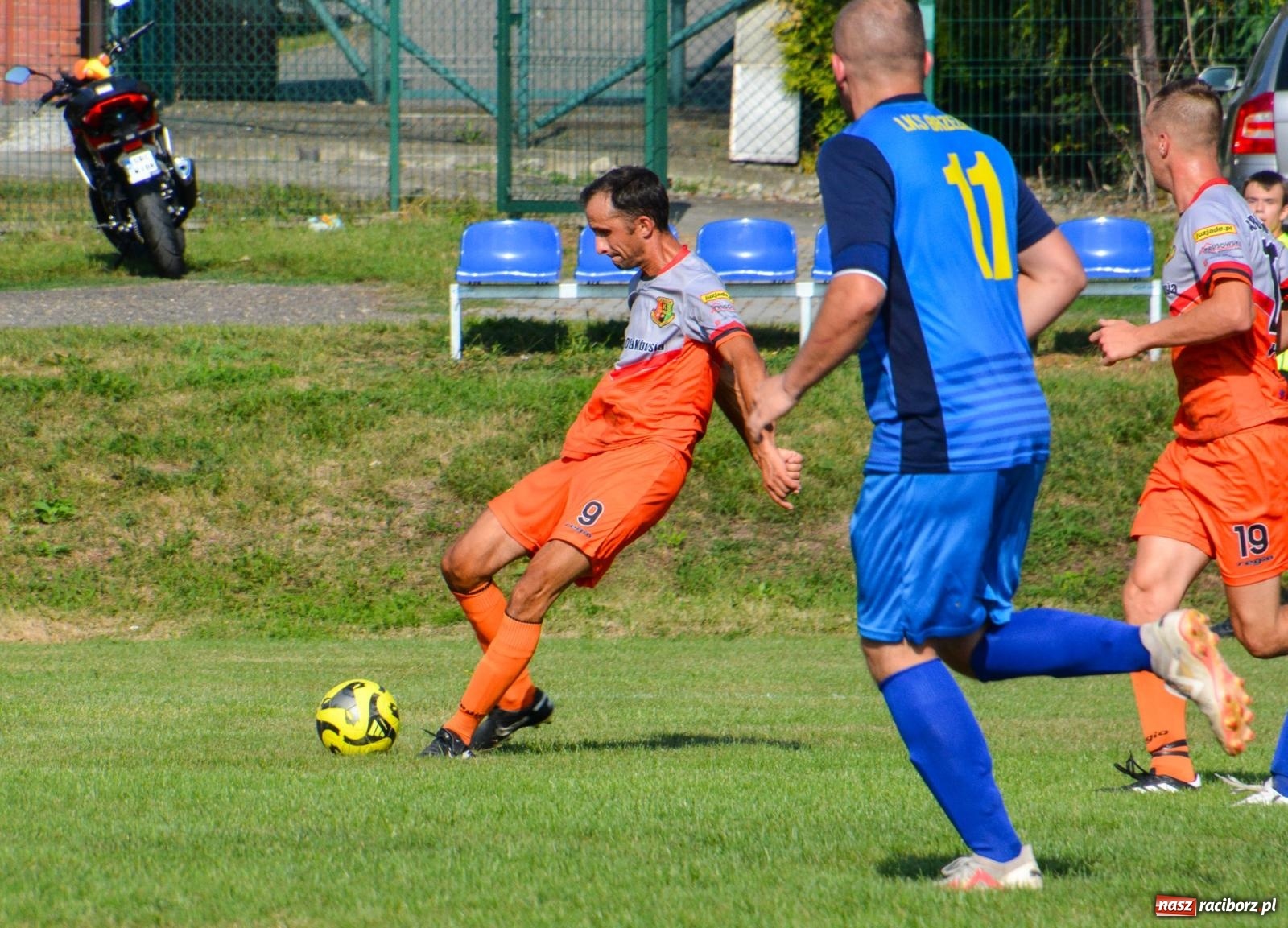 Zdjęcie w galerii na portalu naszraciborz.pl: B-klasowa egzekucja w Brzeziu [FOTO] wiadomości z regionu