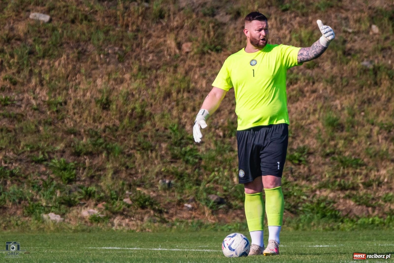 Zdjęcie w galerii na portalu naszraciborz.pl: Patryk Rybczyński bohaterem Unii Racibórz. Pierwsze punkty raciborzan [FOTO] wiadomości z regionu