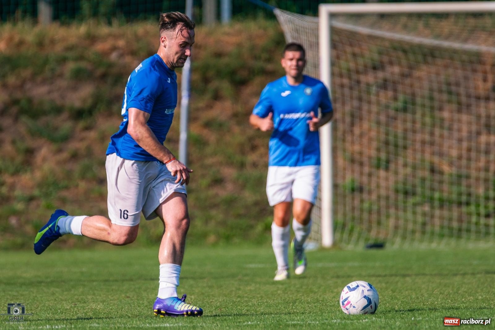 Zdjęcie w galerii na portalu naszraciborz.pl: Patryk Rybczyński bohaterem Unii Racibórz. Pierwsze punkty raciborzan [FOTO] wiadomości z regionu