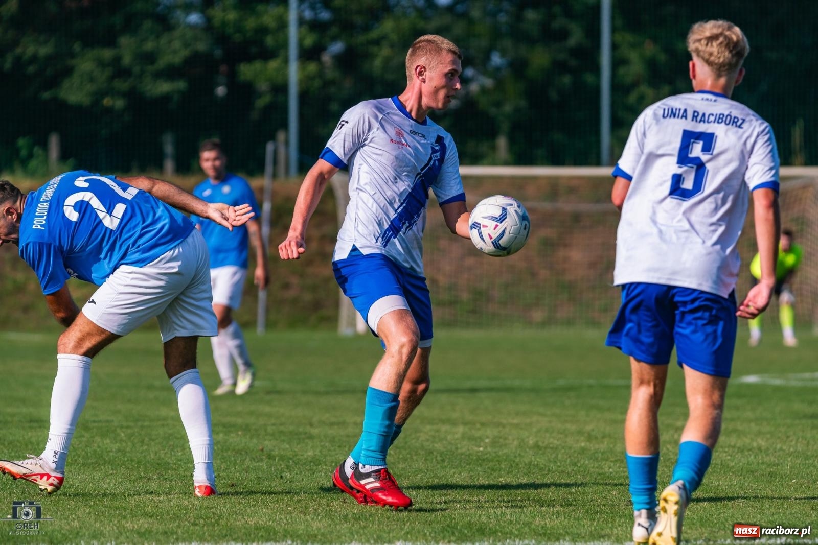 Zdjęcie w galerii na portalu naszraciborz.pl: Patryk Rybczyński bohaterem Unii Racibórz. Pierwsze punkty raciborzan [FOTO] wiadomości z regionu