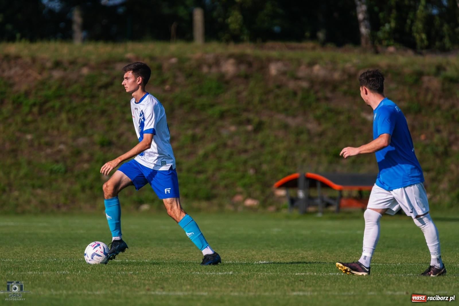 Zdjęcie w galerii na portalu naszraciborz.pl: Patryk Rybczyński bohaterem Unii Racibórz. Pierwsze punkty raciborzan [FOTO] wiadomości z regionu