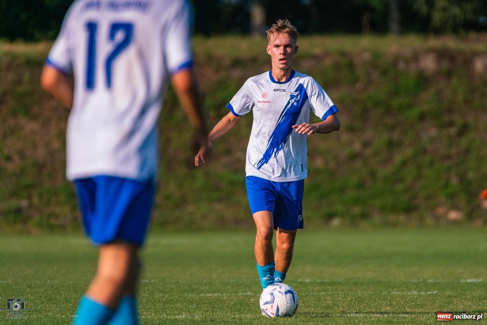 Zdjęcie w galerii na portalu naszraciborz.pl: Patryk Rybczyński bohaterem Unii Racibórz. Pierwsze punkty raciborzan [FOTO] wiadomości z regionu