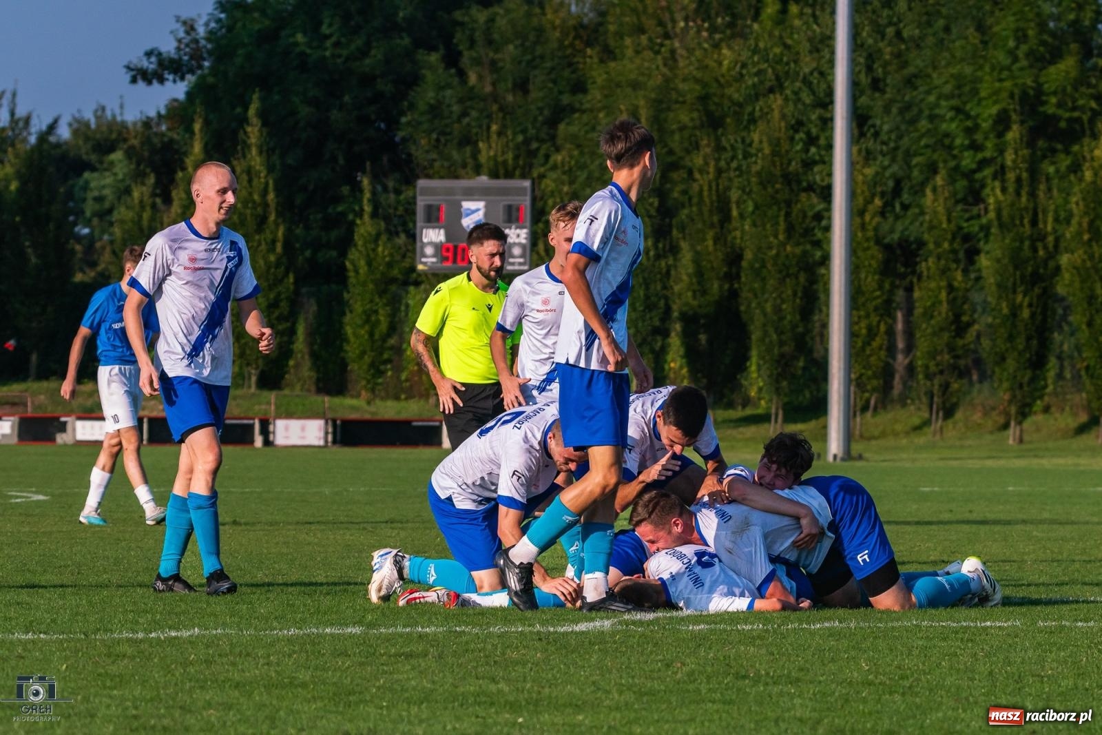 Zdjęcie w galerii na portalu naszraciborz.pl: Patryk Rybczyński bohaterem Unii Racibórz. Pierwsze punkty raciborzan [FOTO] wiadomości z regionu