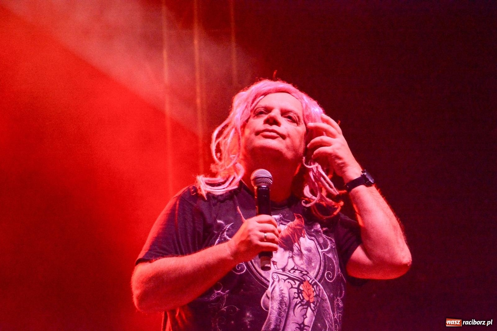 Zdjęcie w galerii na portalu naszraciborz.pl: Big Cyc porwał tłumy na raciborskim zamku: Koncert legendy rocka zakończył 32. strażacki Memoriał [FOTO i WIDEO] wiadomości z regionu