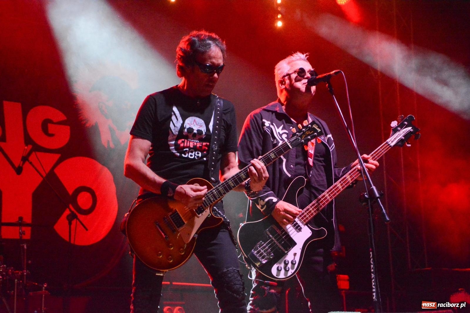 Zdjęcie w galerii na portalu naszraciborz.pl: Big Cyc porwał tłumy na raciborskim zamku: Koncert legendy rocka zakończył 32. strażacki Memoriał [FOTO i WIDEO] wiadomości z regionu