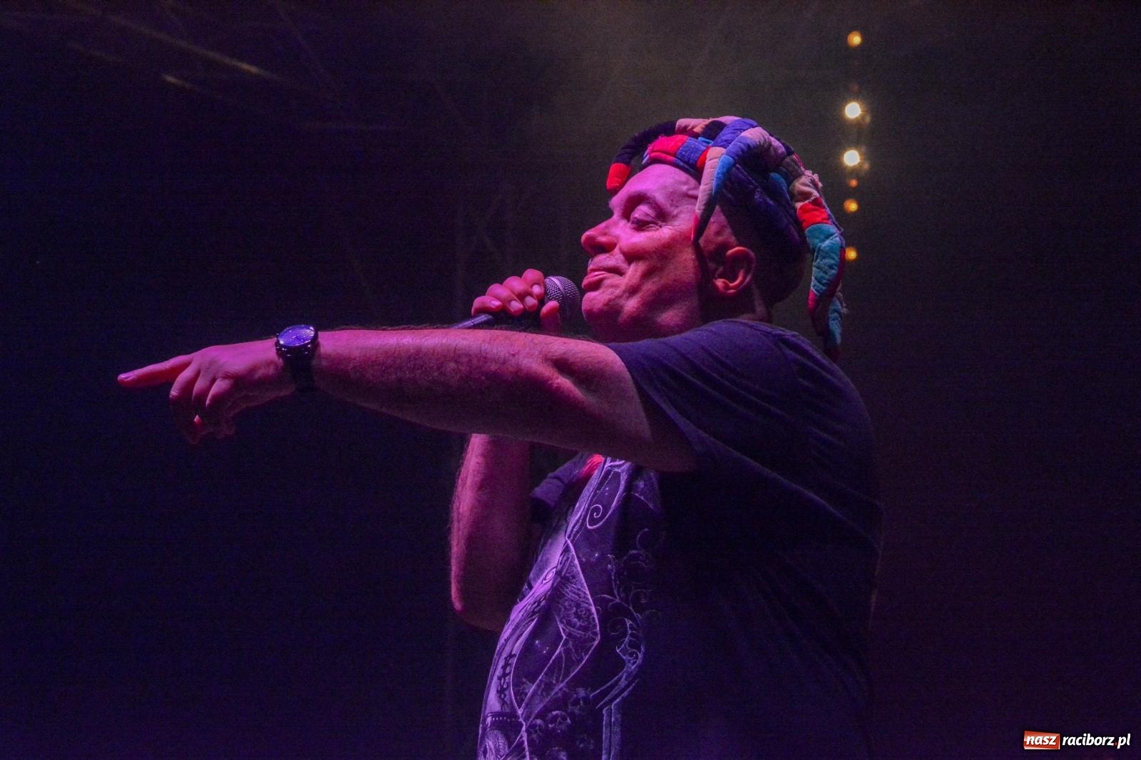 Zdjęcie w galerii na portalu naszraciborz.pl: Big Cyc porwał tłumy na raciborskim zamku: Koncert legendy rocka zakończył 32. strażacki Memoriał [FOTO i WIDEO] wiadomości z regionu