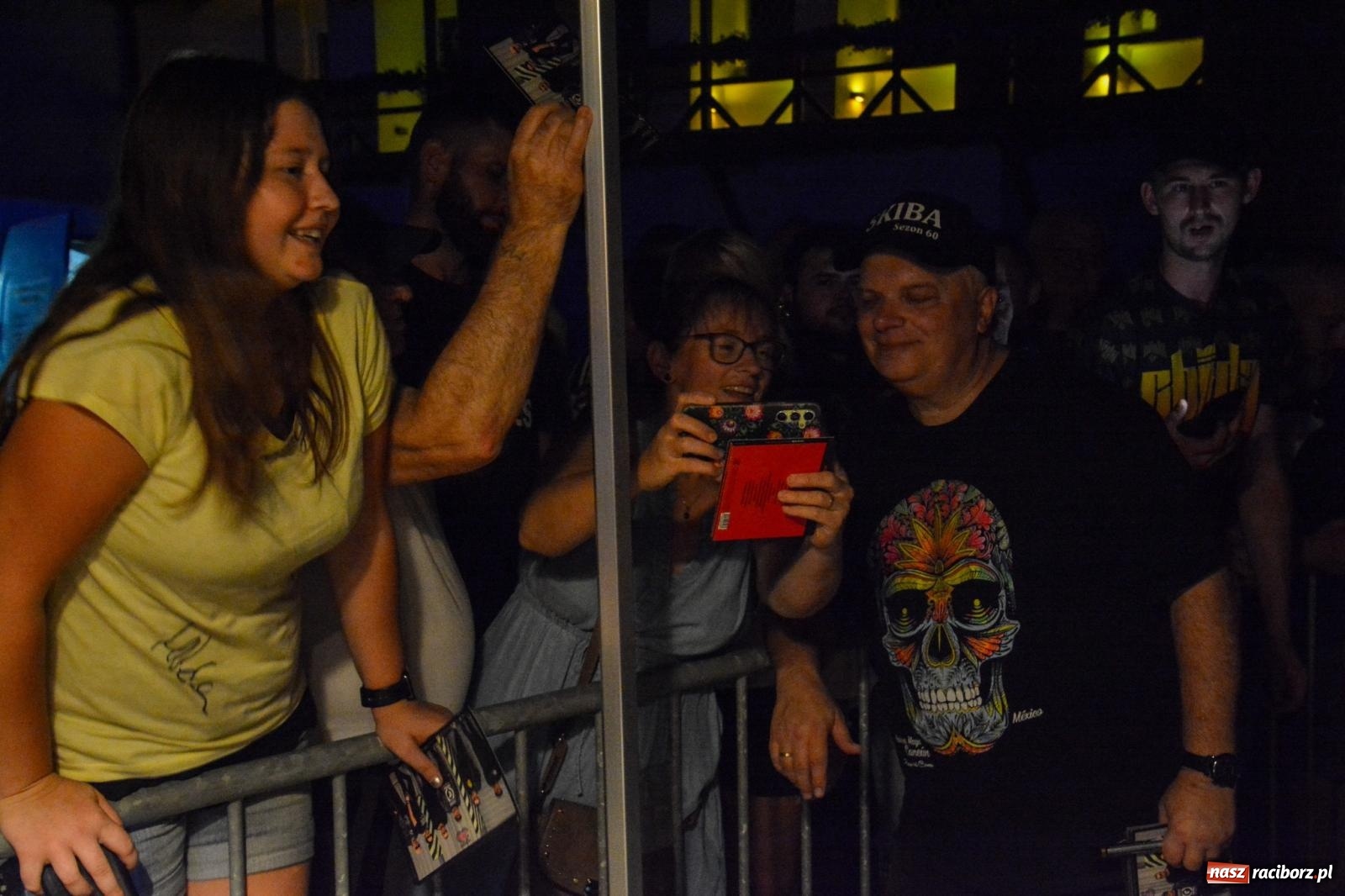 Zdjęcie w galerii na portalu naszraciborz.pl: Big Cyc porwał tłumy na raciborskim zamku: Koncert legendy rocka zakończył 32. strażacki Memoriał [FOTO i WIDEO] wiadomości z regionu