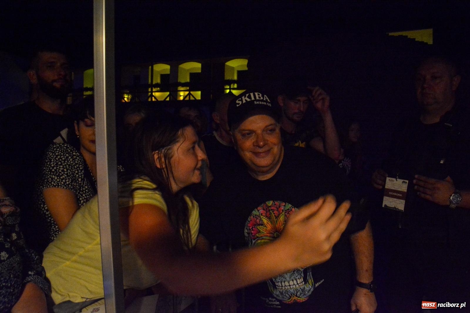 Zdjęcie w galerii na portalu naszraciborz.pl: Big Cyc porwał tłumy na raciborskim zamku: Koncert legendy rocka zakończył 32. strażacki Memoriał [FOTO i WIDEO] wiadomości z regionu