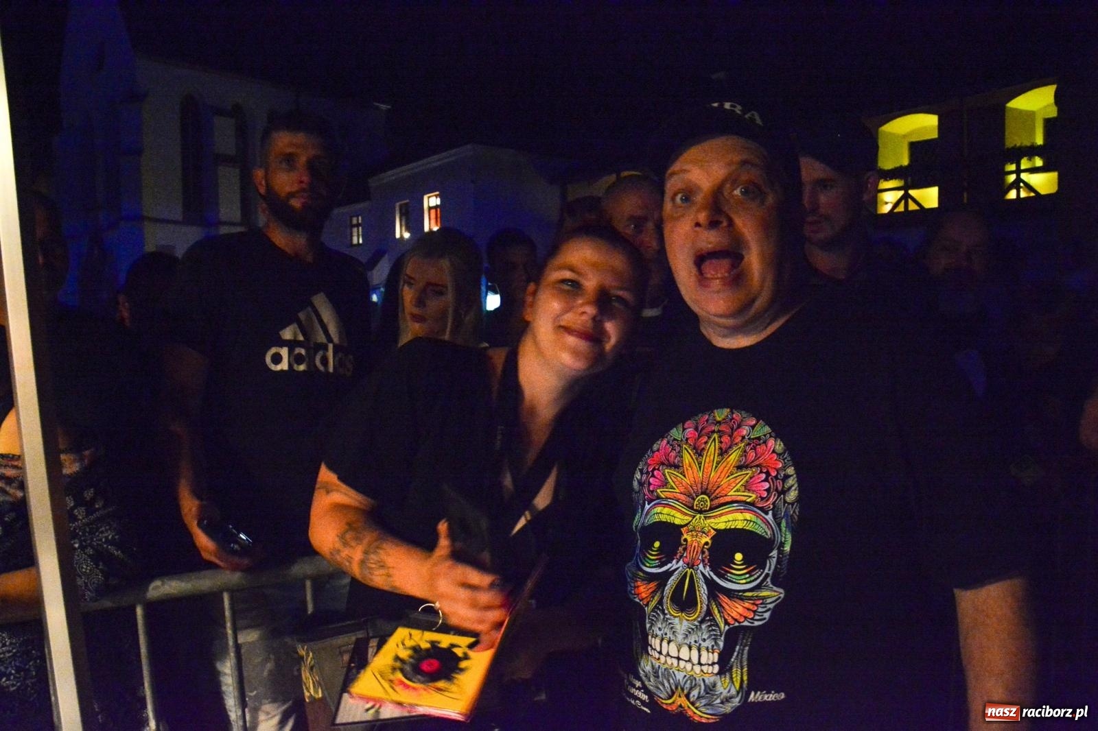 Zdjęcie w galerii na portalu naszraciborz.pl: Big Cyc porwał tłumy na raciborskim zamku: Koncert legendy rocka zakończył 32. strażacki Memoriał [FOTO i WIDEO] wiadomości z regionu