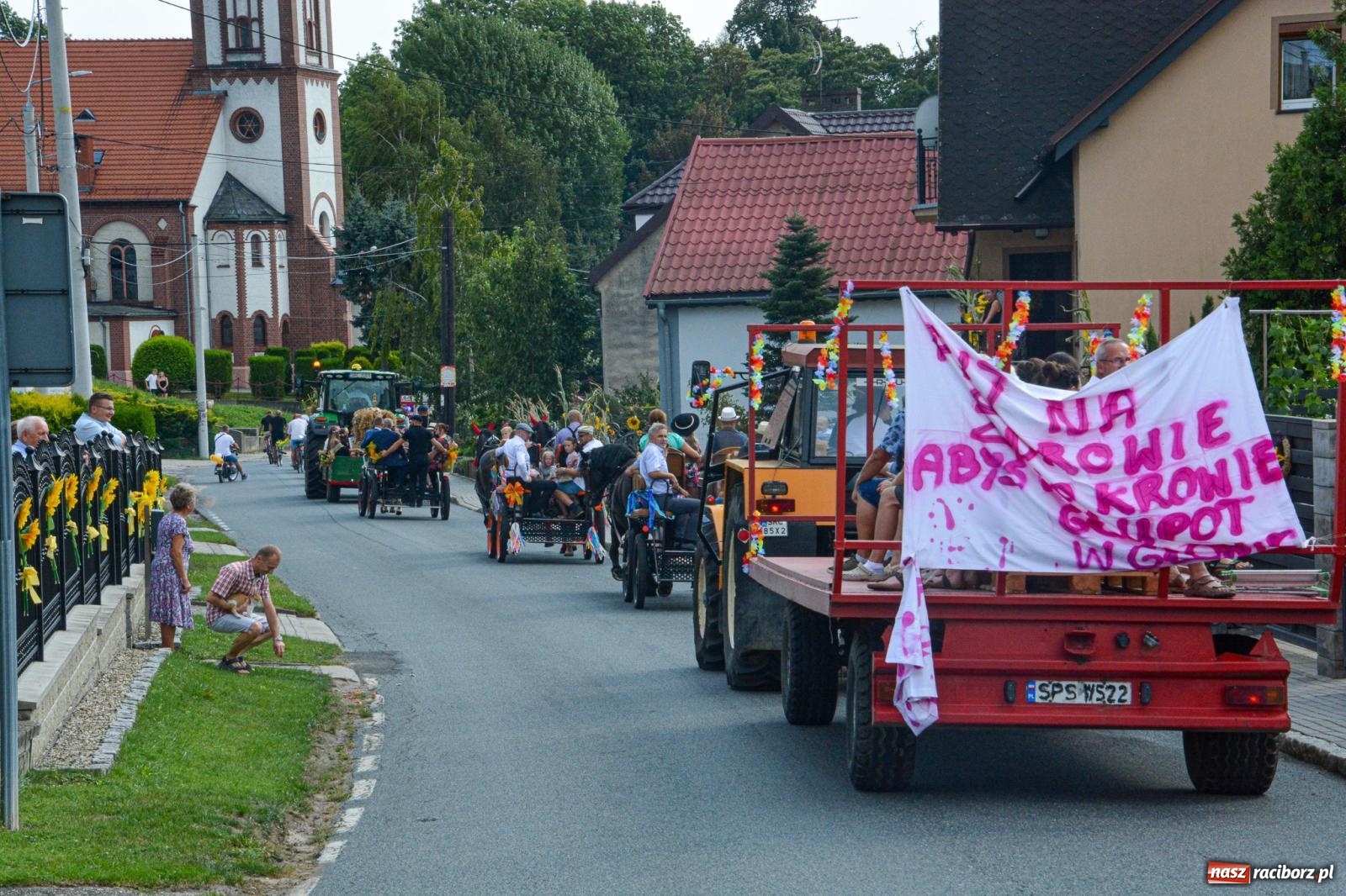 Zdjęcie w galerii na portalu naszraciborz.pl: Dwudniowe święto plonów w Krowiarkach [FOTO i WIDEO] wiadomości z regionu