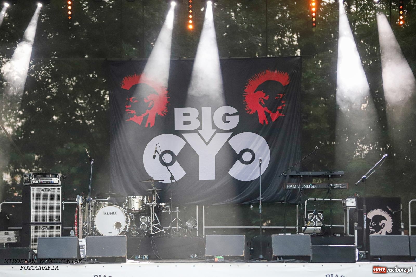 Zdjęcie w galerii na portalu naszraciborz.pl: Big Cyc na raciborskim zamku na bis [FOTO i WIDEO] wiadomości z regionu