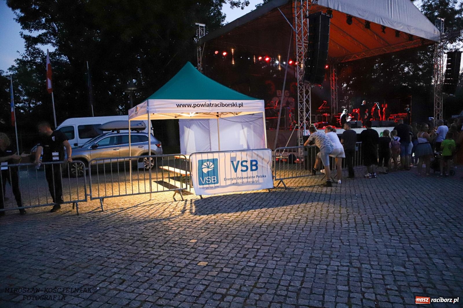 Zdjęcie w galerii na portalu naszraciborz.pl: Big Cyc na raciborskim zamku na bis [FOTO i WIDEO] wiadomości z regionu