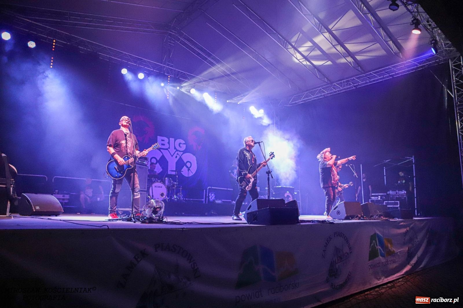 Zdjęcie w galerii na portalu naszraciborz.pl: Big Cyc na raciborskim zamku na bis [FOTO i WIDEO] wiadomości z regionu