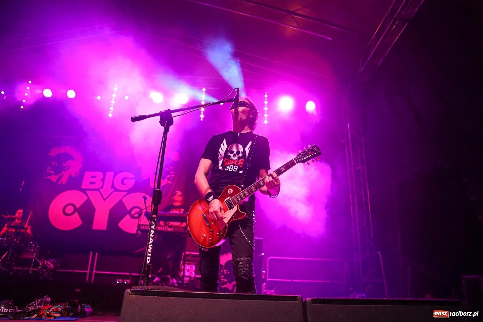 Zdjęcie w galerii na portalu naszraciborz.pl: Big Cyc na raciborskim zamku na bis [FOTO i WIDEO] wiadomości z regionu