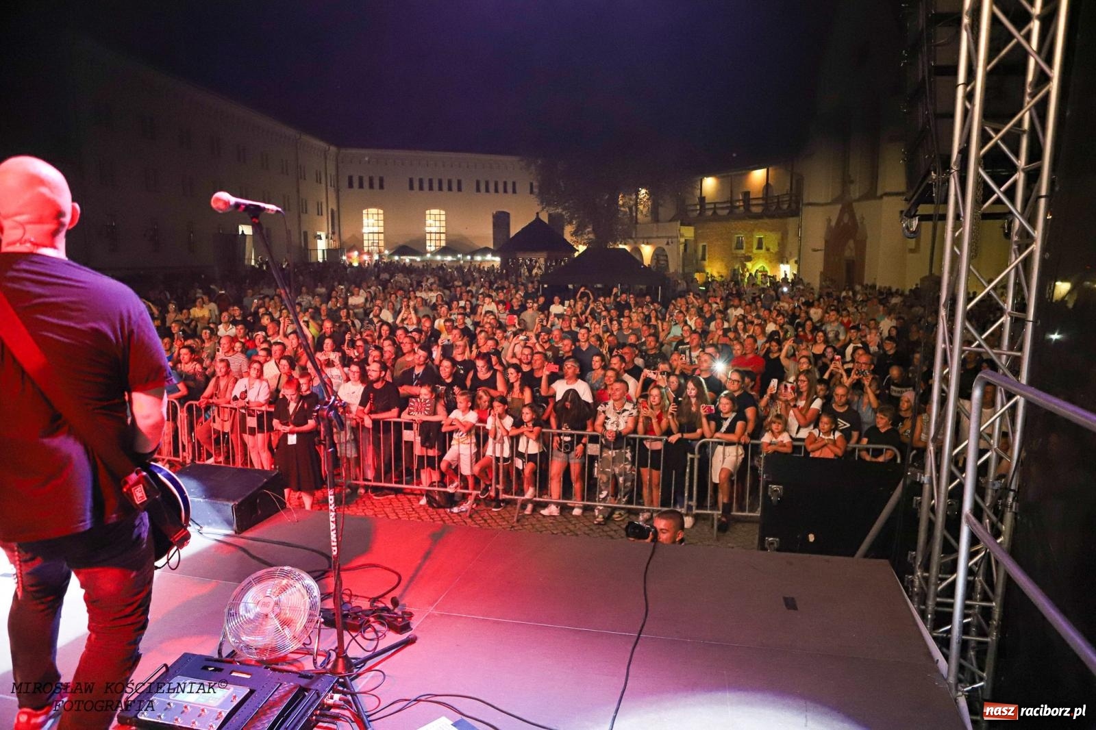 Zdjęcie w galerii na portalu naszraciborz.pl: Big Cyc na raciborskim zamku na bis [FOTO i WIDEO] wiadomości z regionu