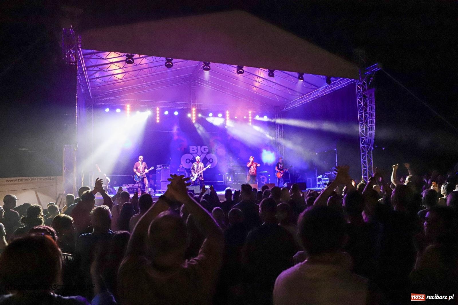 Zdjęcie w galerii na portalu naszraciborz.pl: Big Cyc na raciborskim zamku na bis [FOTO i WIDEO] wiadomości z regionu