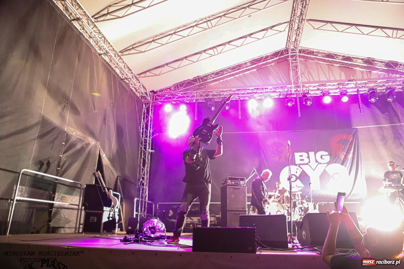 Zdjęcie w galerii na portalu naszraciborz.pl: Big Cyc na raciborskim zamku na bis [FOTO i WIDEO] wiadomości z regionu