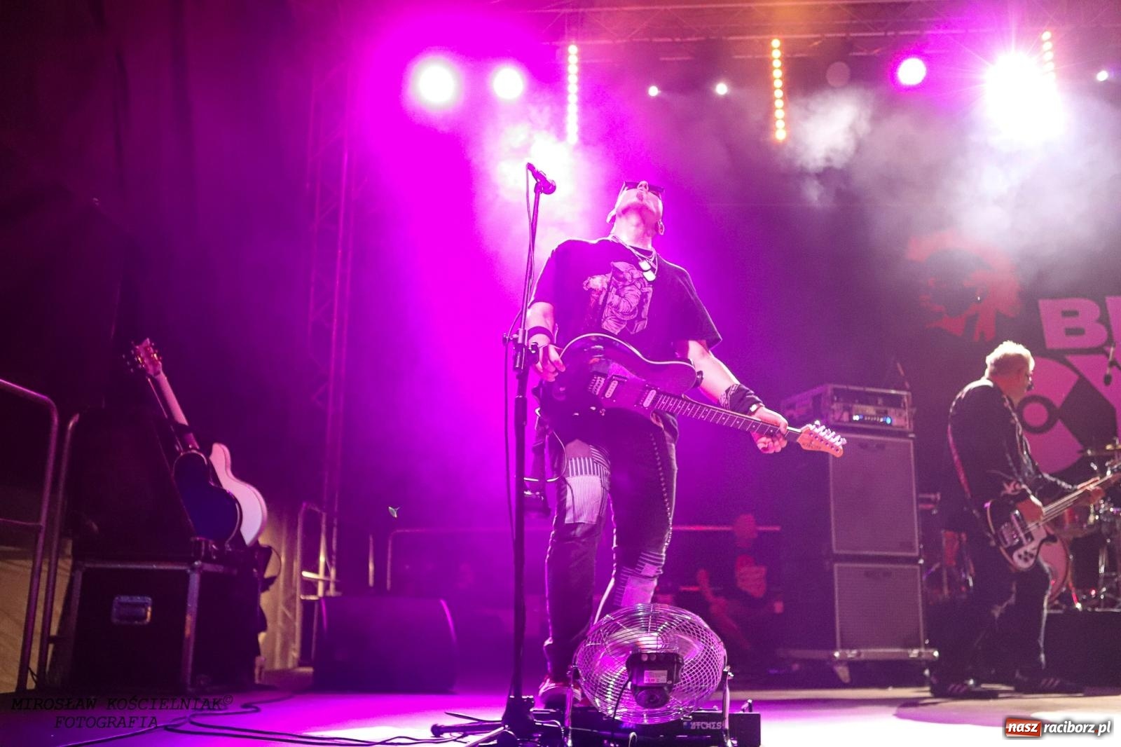 Zdjęcie w galerii na portalu naszraciborz.pl: Big Cyc na raciborskim zamku na bis [FOTO i WIDEO] wiadomości z regionu