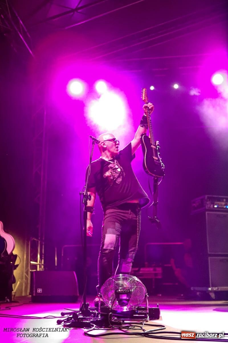 Zdjęcie w galerii na portalu naszraciborz.pl: Big Cyc na raciborskim zamku na bis [FOTO i WIDEO] wiadomości z regionu