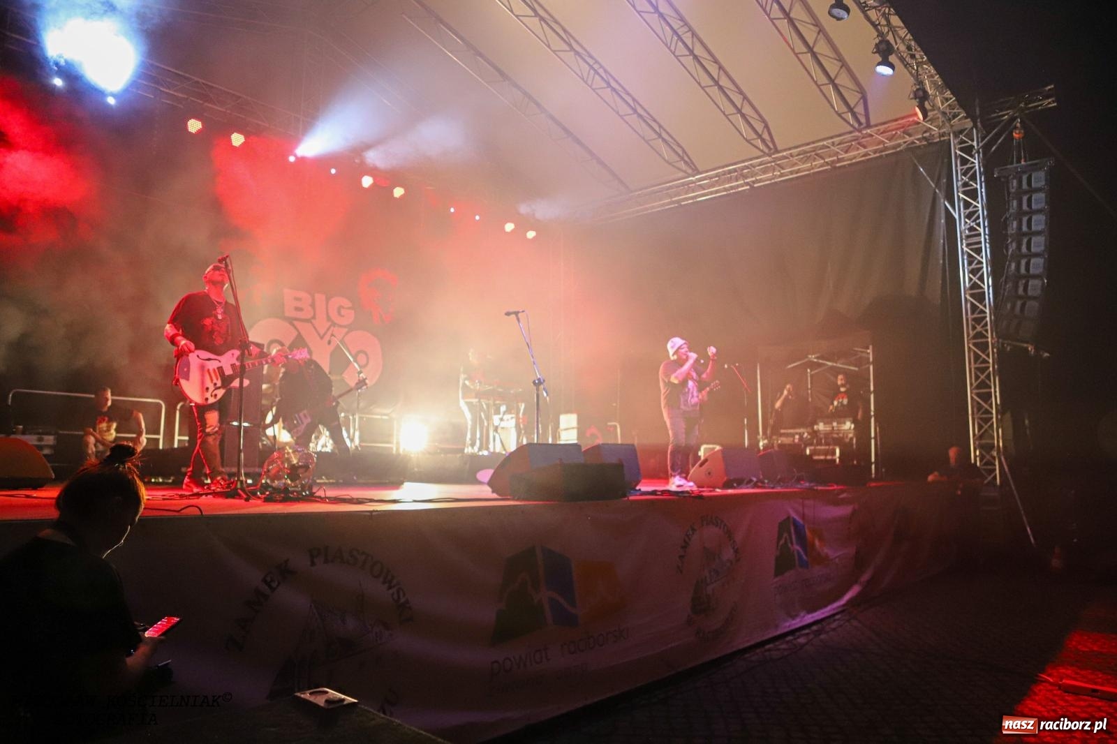 Zdjęcie w galerii na portalu naszraciborz.pl: Big Cyc na raciborskim zamku na bis [FOTO i WIDEO] wiadomości z regionu