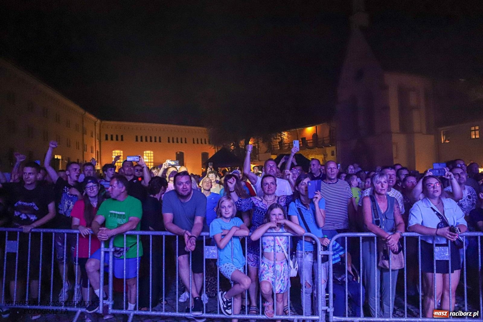 Zdjęcie w galerii na portalu naszraciborz.pl: Big Cyc na raciborskim zamku na bis [FOTO i WIDEO] wiadomości z regionu