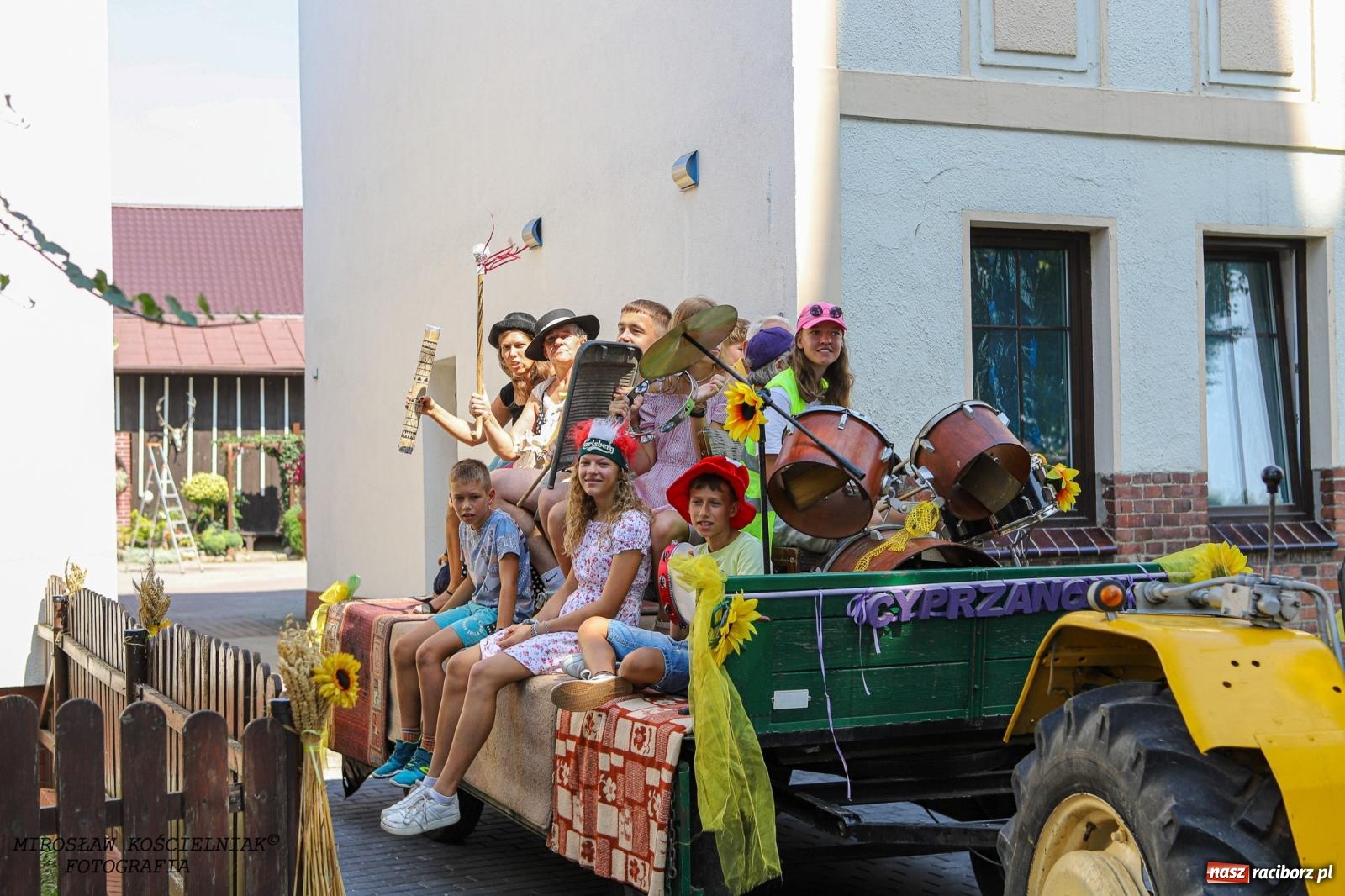 Zdjęcie w galerii na portalu naszraciborz.pl: Piknik rodzinny i dożynki w Cyprzanowie [FOTO i WIDEO] wiadomości z regionu