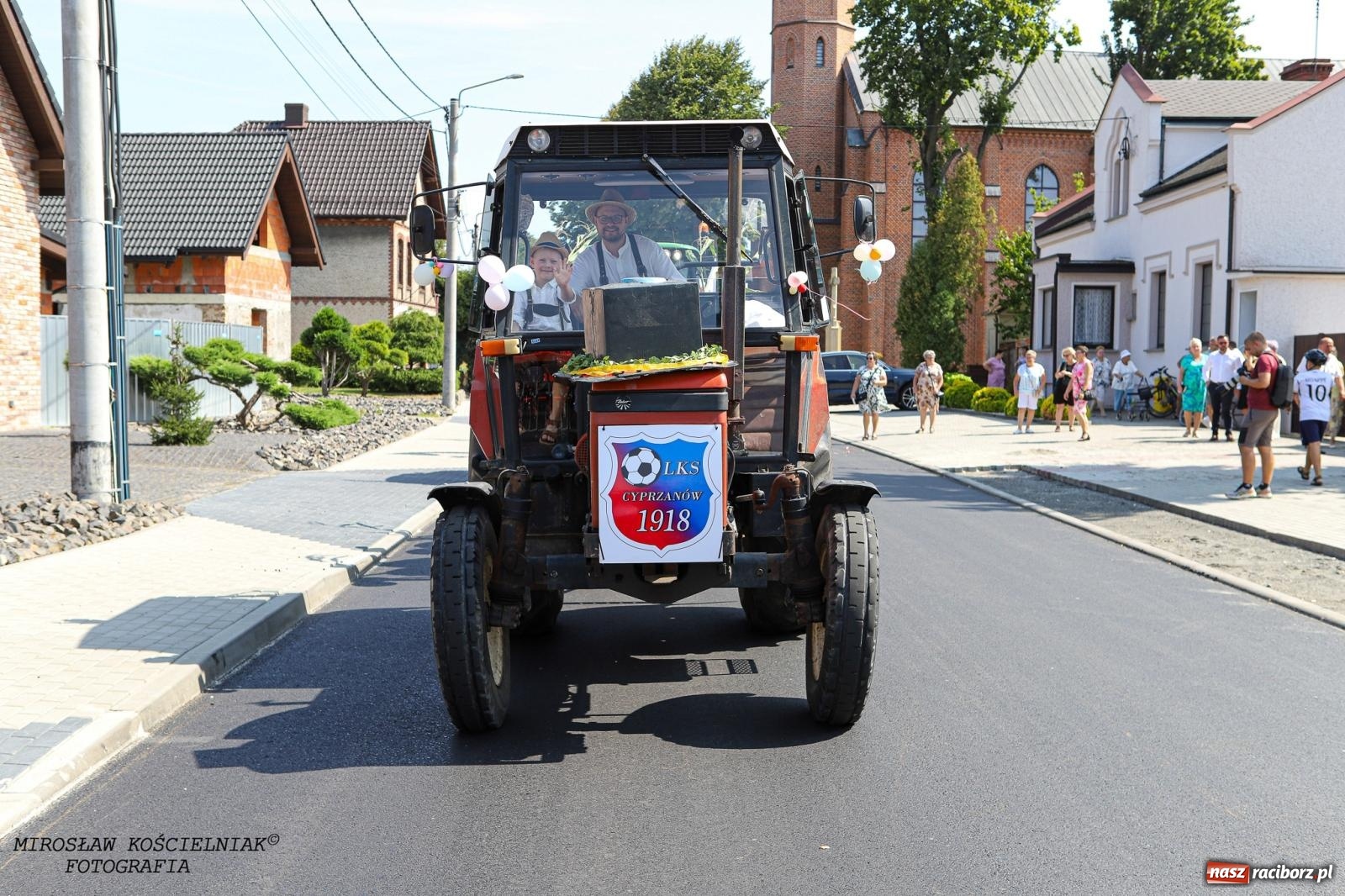 Zdjęcie w galerii na portalu naszraciborz.pl: Piknik rodzinny i dożynki w Cyprzanowie [FOTO i WIDEO] wiadomości z regionu
