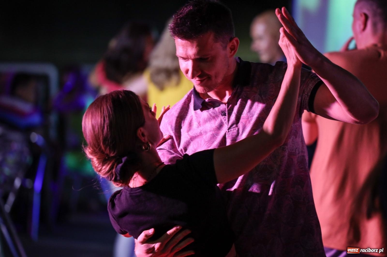 Zdjęcie w galerii na portalu naszraciborz.pl: Osmar Pegudo roztańczył Racibórz na bulwarach [RELACJA NA BIS FOTO i WIDEO] wiadomości z regionu