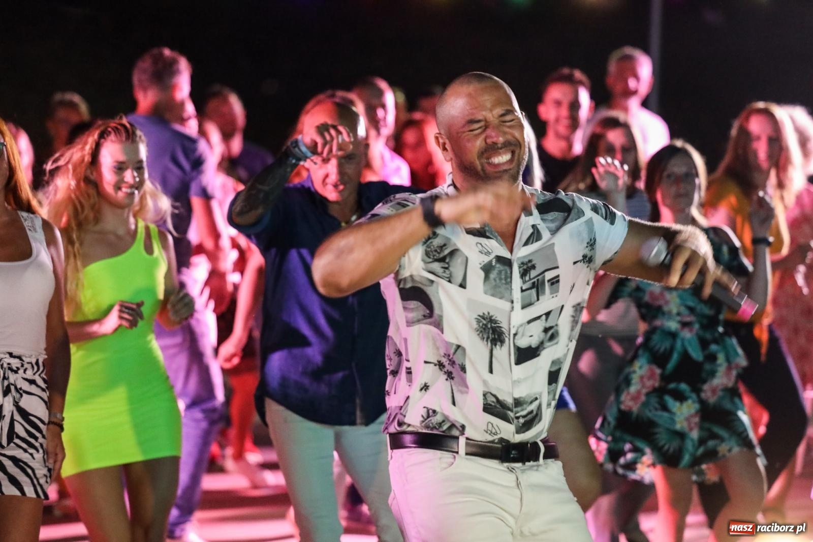 Zdjęcie w galerii na portalu naszraciborz.pl: Osmar Pegudo roztańczył Racibórz na bulwarach [RELACJA NA BIS FOTO i WIDEO] wiadomości z regionu