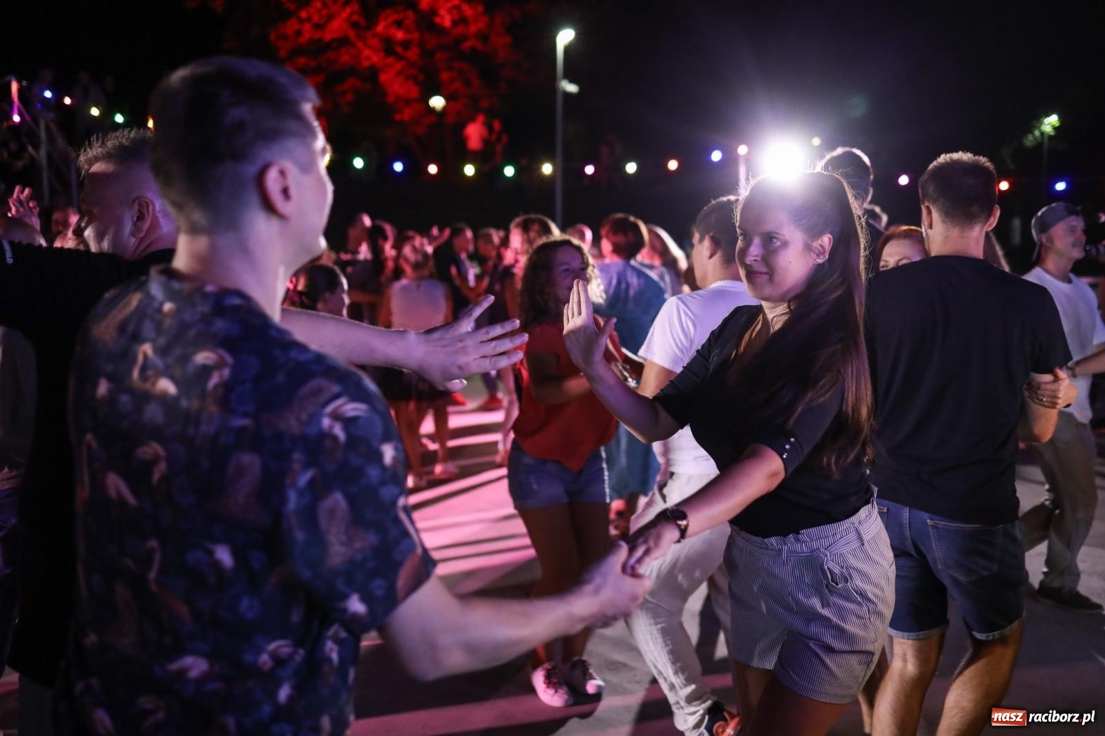 Zdjęcie w galerii na portalu naszraciborz.pl: Osmar Pegudo roztańczył Racibórz na bulwarach [RELACJA NA BIS FOTO i WIDEO] wiadomości z regionu