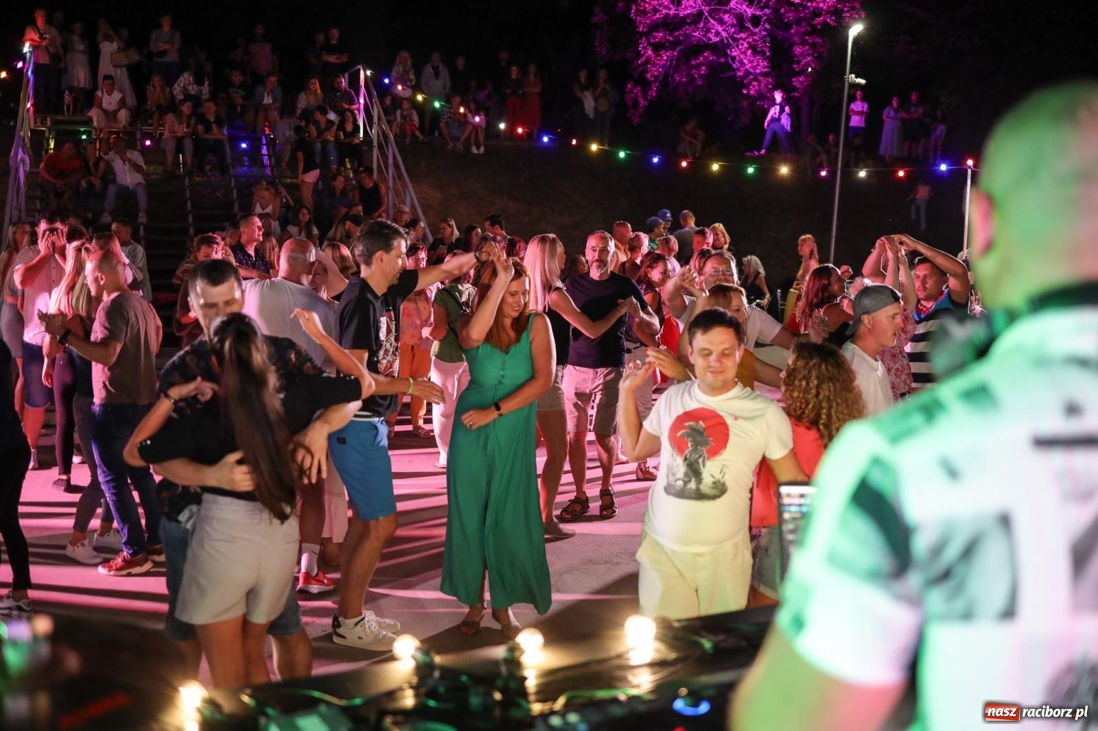 Zdjęcie w galerii na portalu naszraciborz.pl: Osmar Pegudo roztańczył Racibórz na bulwarach [RELACJA NA BIS FOTO i WIDEO] wiadomości z regionu