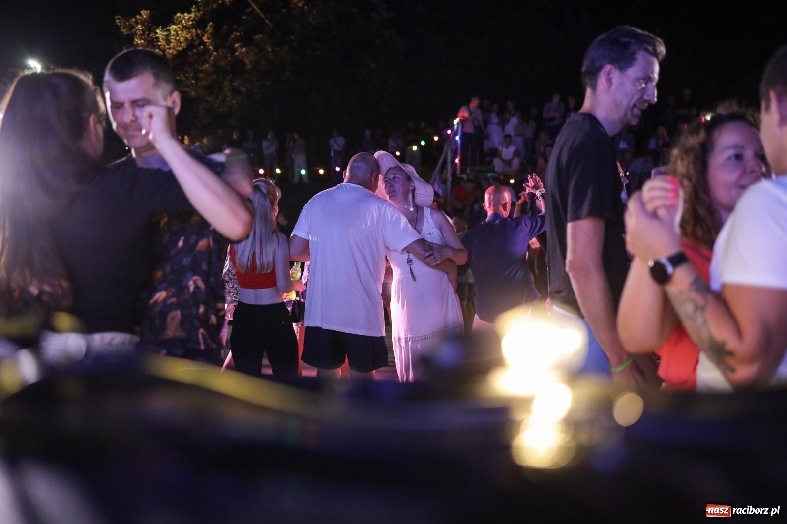 Zdjęcie w galerii na portalu naszraciborz.pl: Osmar Pegudo roztańczył Racibórz na bulwarach [RELACJA NA BIS FOTO i WIDEO] wiadomości z regionu