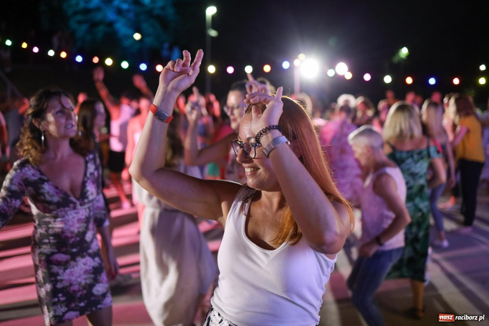 Zdjęcie w galerii na portalu naszraciborz.pl: Osmar Pegudo roztańczył Racibórz na bulwarach [RELACJA NA BIS FOTO i WIDEO] wiadomości z regionu