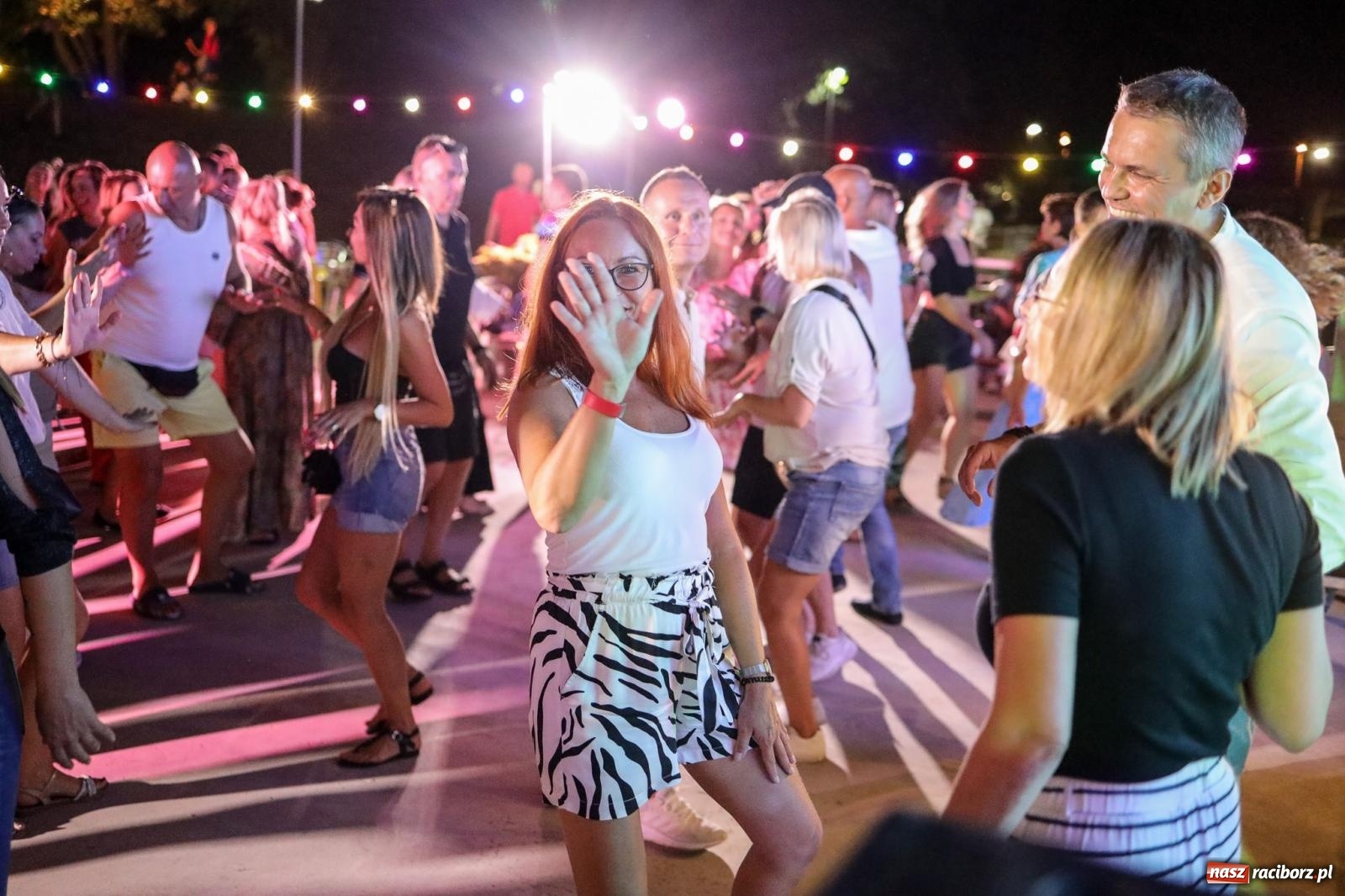 Zdjęcie w galerii na portalu naszraciborz.pl: Osmar Pegudo roztańczył Racibórz na bulwarach [RELACJA NA BIS FOTO i WIDEO] wiadomości z regionu