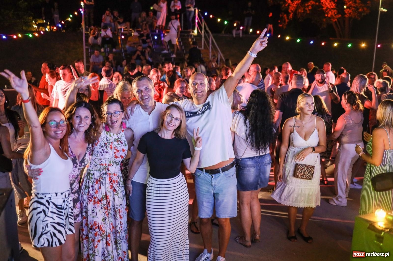 Zdjęcie w galerii na portalu naszraciborz.pl: Osmar Pegudo roztańczył Racibórz na bulwarach [RELACJA NA BIS FOTO i WIDEO] wiadomości z regionu