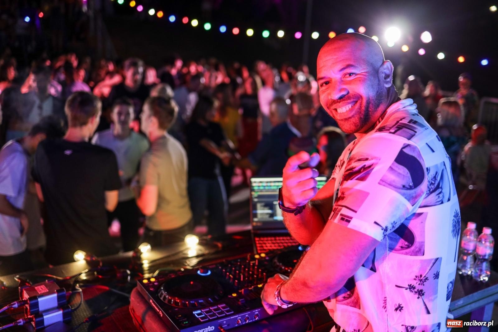 Zdjęcie w galerii na portalu naszraciborz.pl: Osmar Pegudo roztańczył Racibórz na bulwarach [RELACJA NA BIS FOTO i WIDEO] wiadomości z regionu