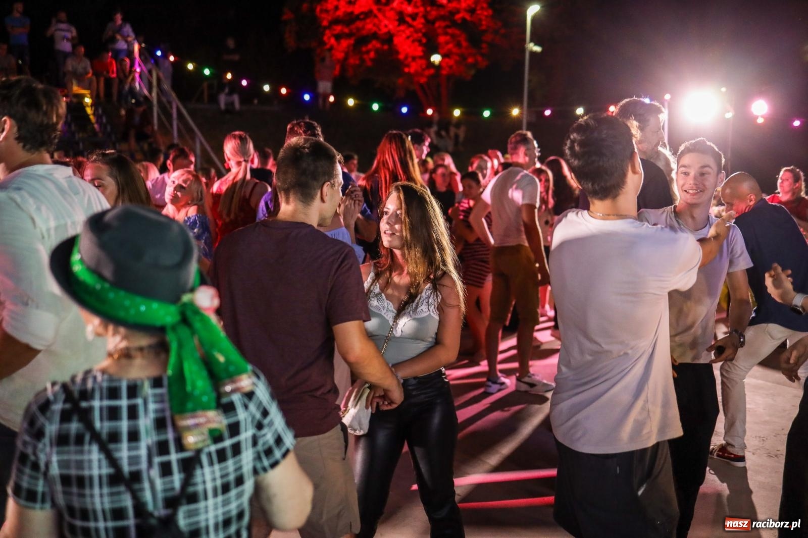 Zdjęcie w galerii na portalu naszraciborz.pl: Osmar Pegudo roztańczył Racibórz na bulwarach [RELACJA NA BIS FOTO i WIDEO] wiadomości z regionu