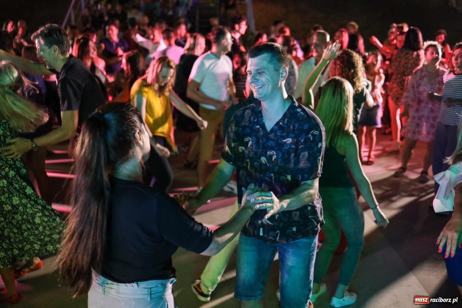 Zdjęcie w galerii na portalu naszraciborz.pl: Osmar Pegudo roztańczył Racibórz na bulwarach [RELACJA NA BIS FOTO i WIDEO] wiadomości z regionu
